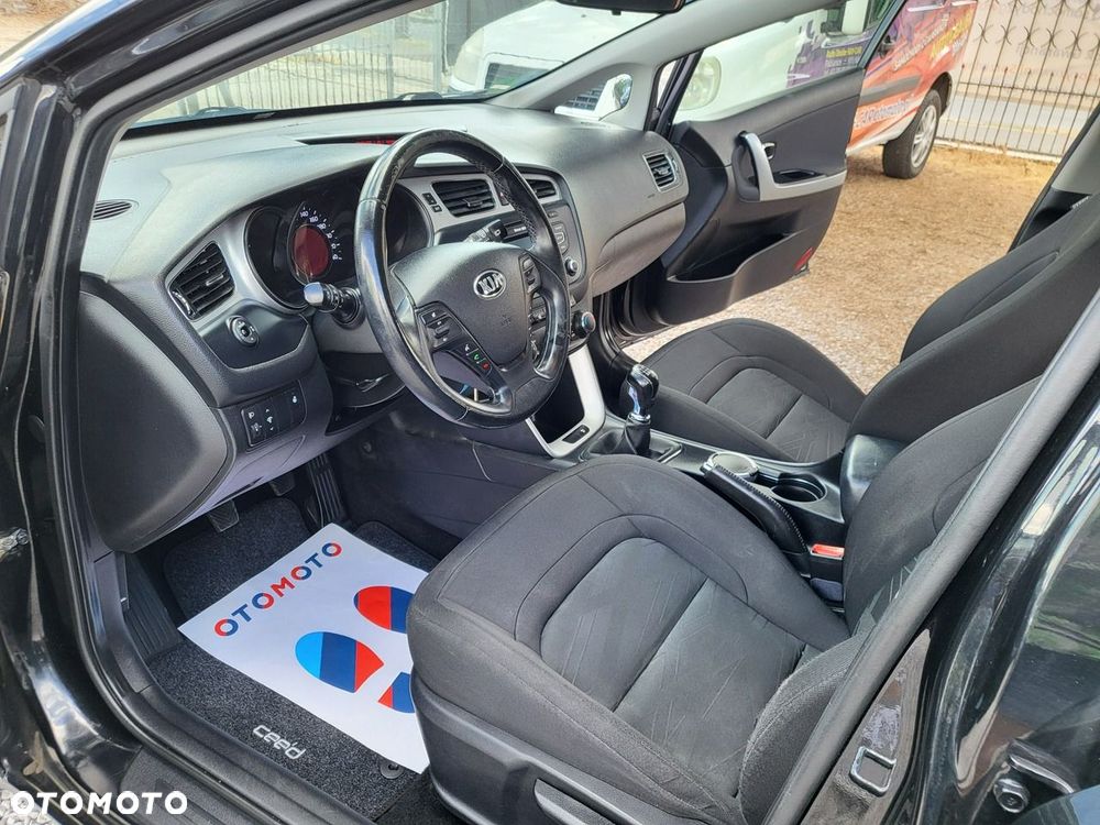 Kia Ceed - 14