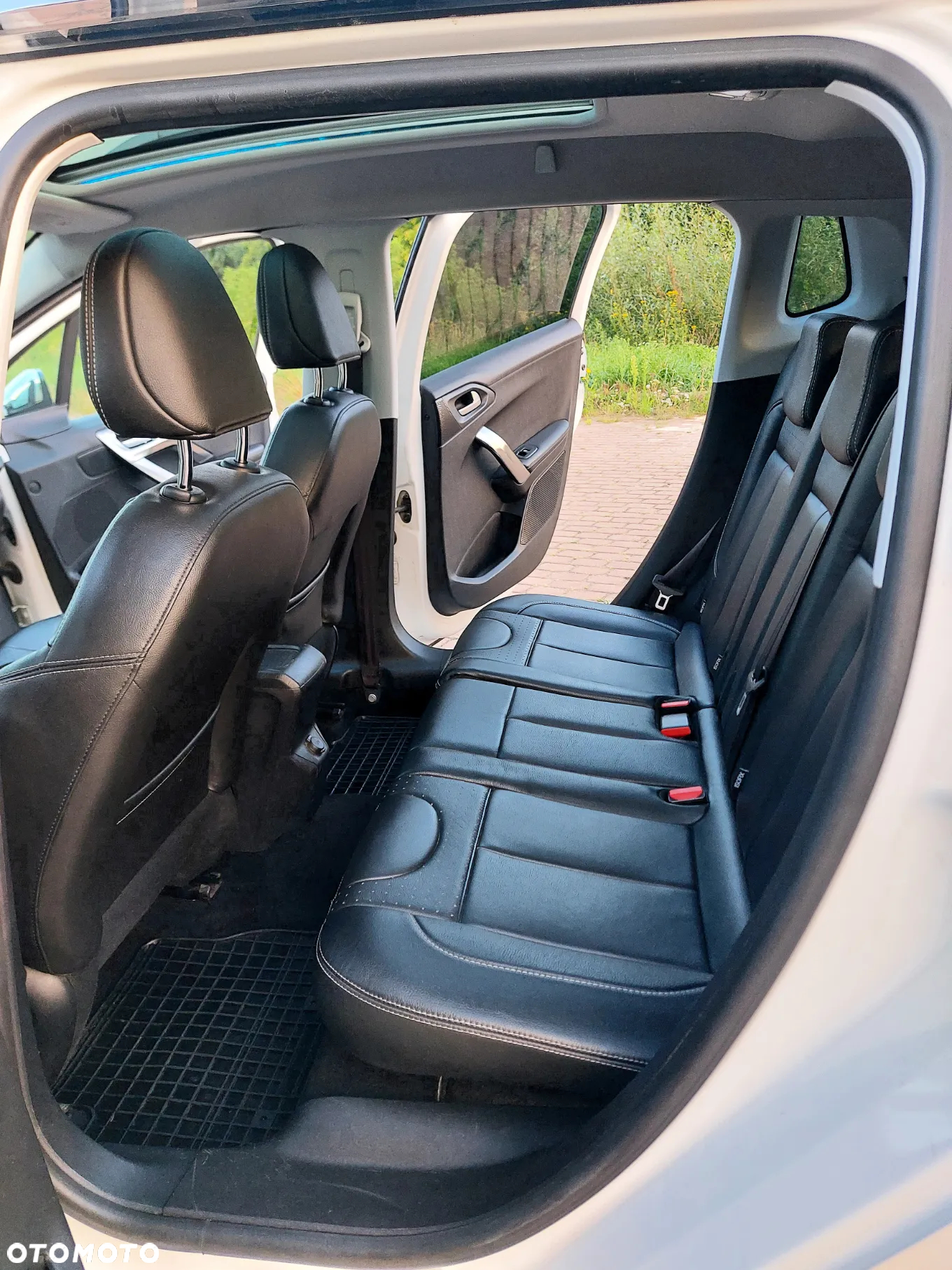 Peugeot 2008 e-HDi FAP 115 STOP & START Allure - 11