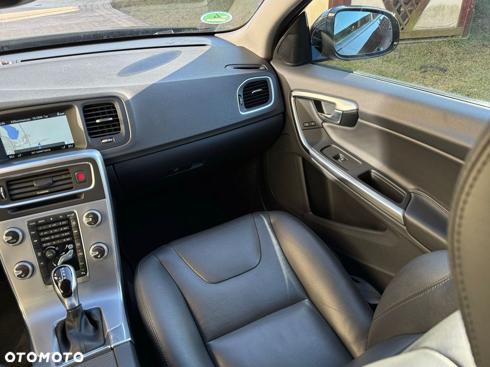 Volvo V60 Cross Country D3 Geartronic Kinetic - 12