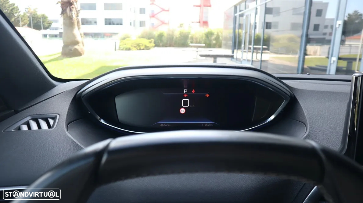 Peugeot 5008 1.5 BlueHDi Allure Pack EAT8 - 24
