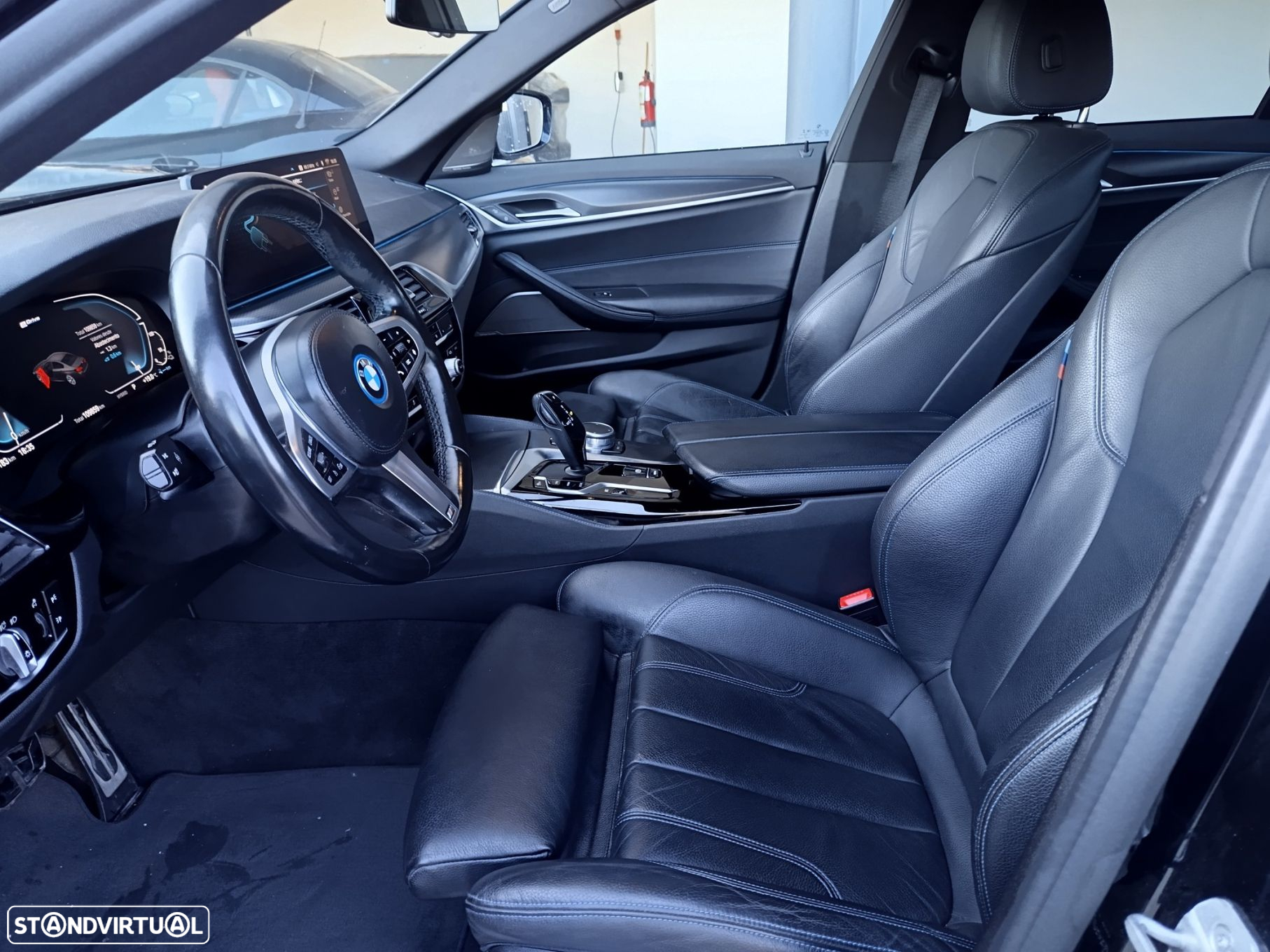 BMW 530 e Pack M - 24