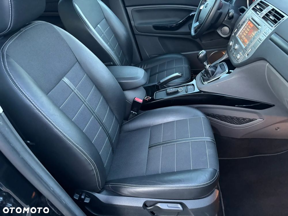 Ford Kuga 2.0 TDCi 4x4 Titanium - 16