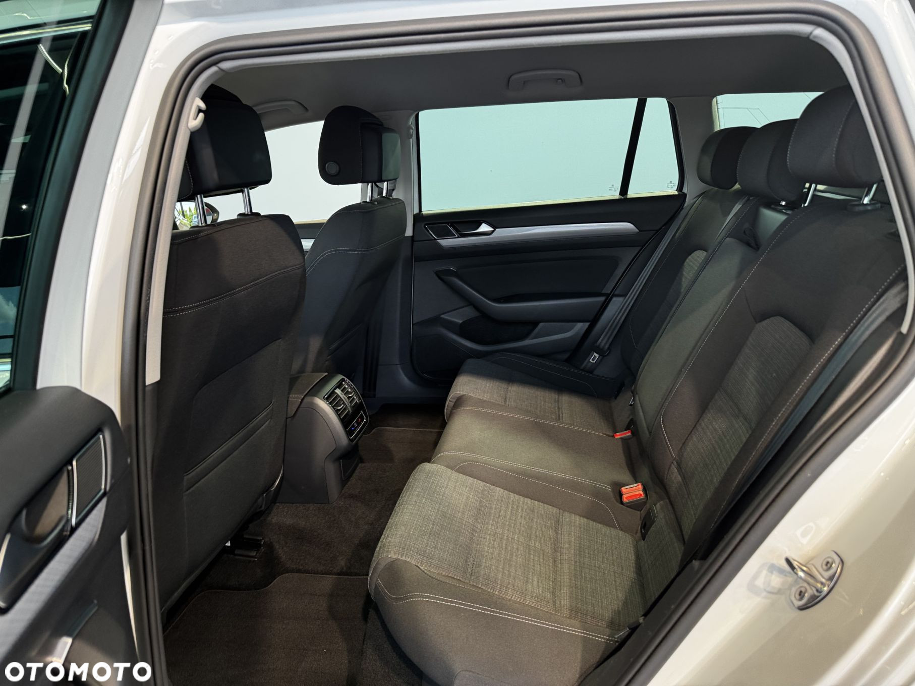 Volkswagen Passat - 14