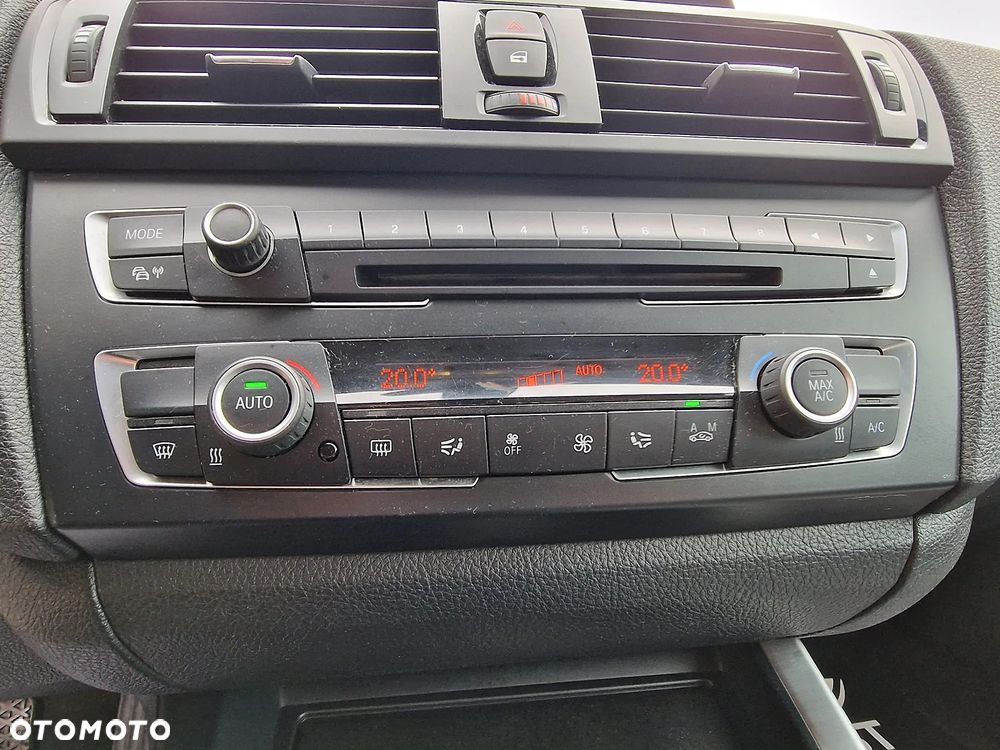 BMW Seria 1 116d DPF - 17