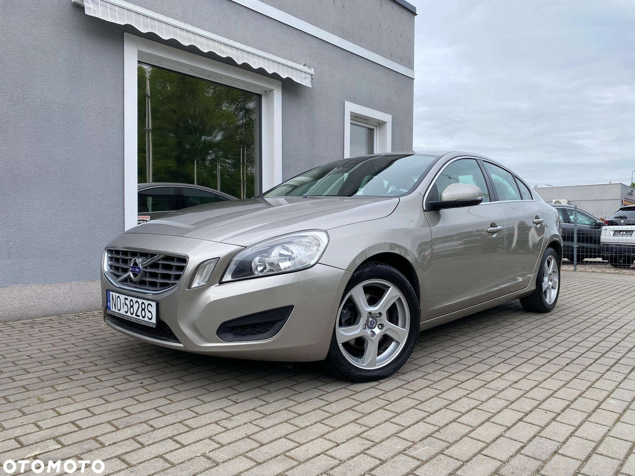 Volvo S60 - 16