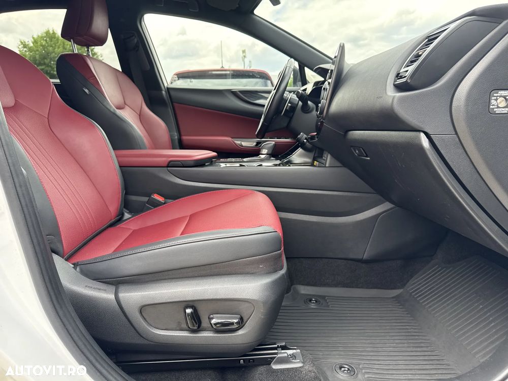 Lexus Seria NX - 12