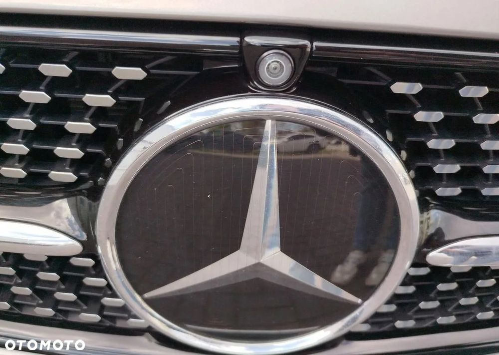 Mercedes-Benz Klasa E 300 9G-TRONIC AMG Line - 39
