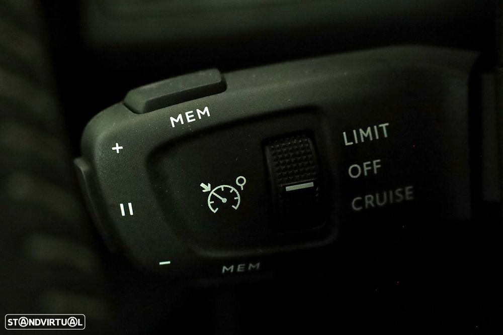 Peugeot 3008 1.6 Hybrid Allure e-EAT8 - 18