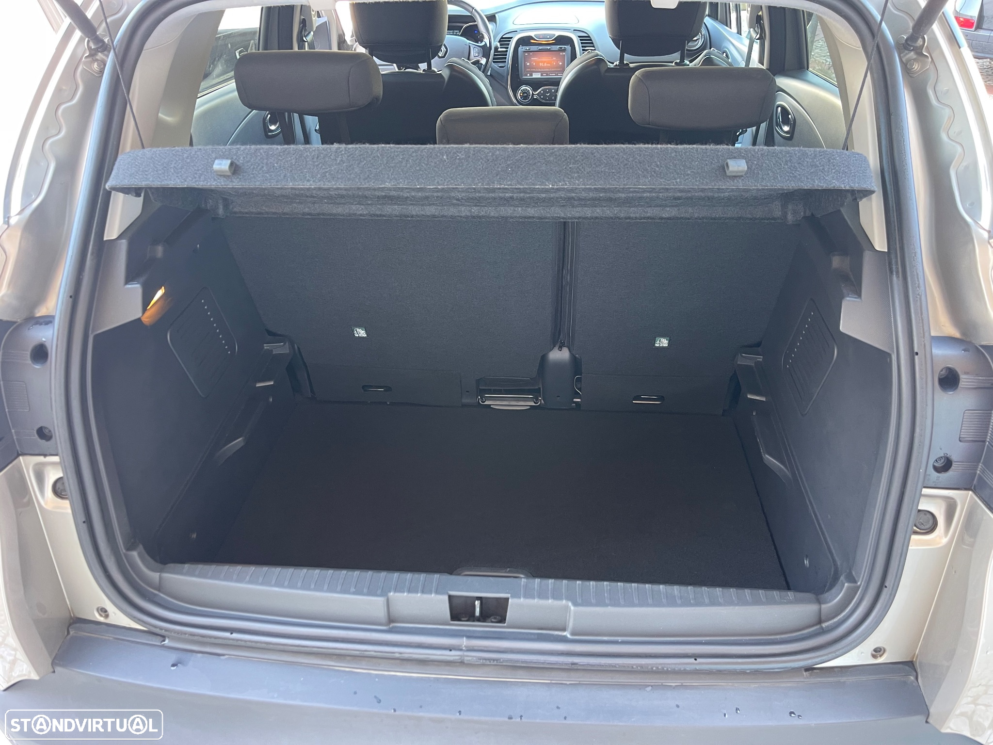 Renault Captur 1.5 dCi Exclusive - 10