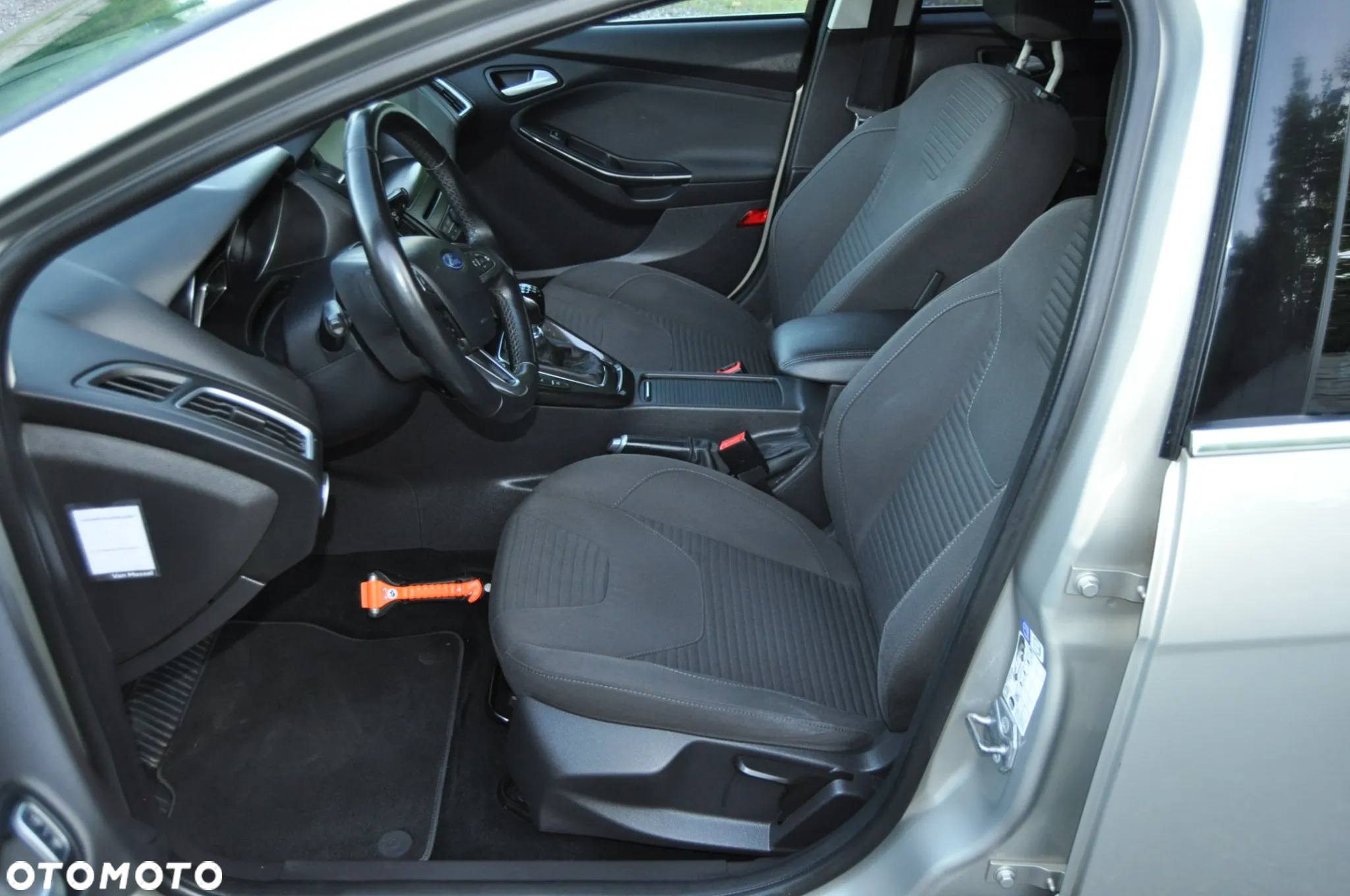 Ford Focus 2.0 TDCi Titanium ASS - 6