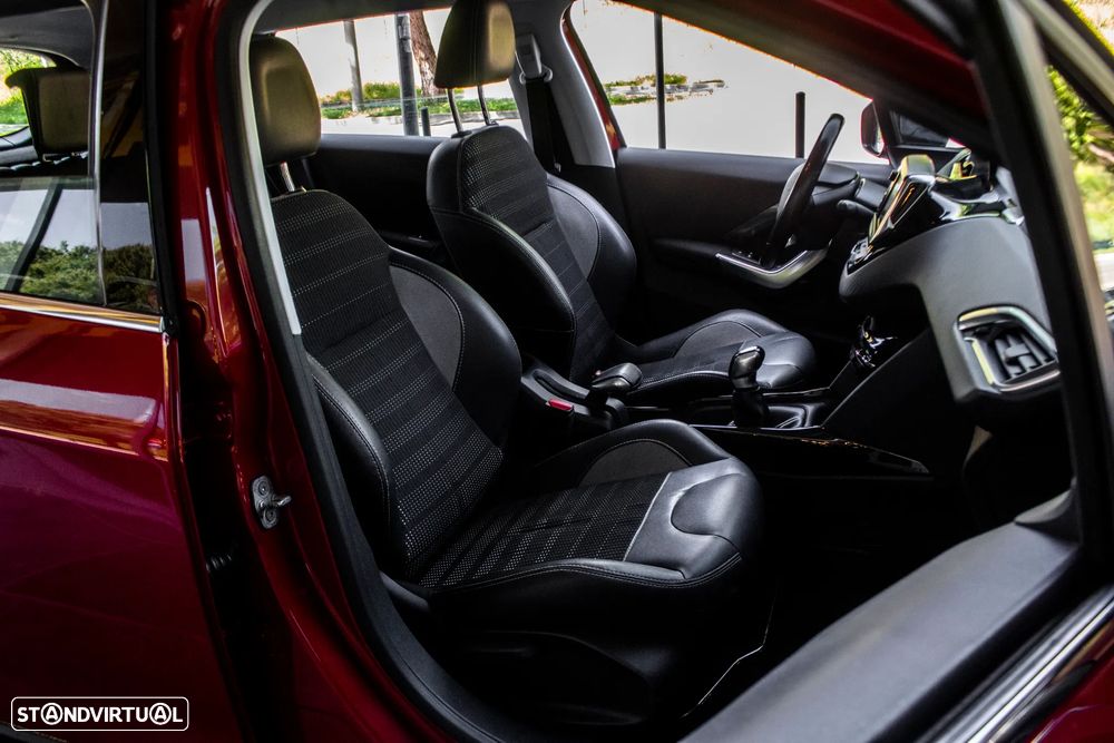 Peugeot 2008 PureTech 110 Stop&Start Allure - 24