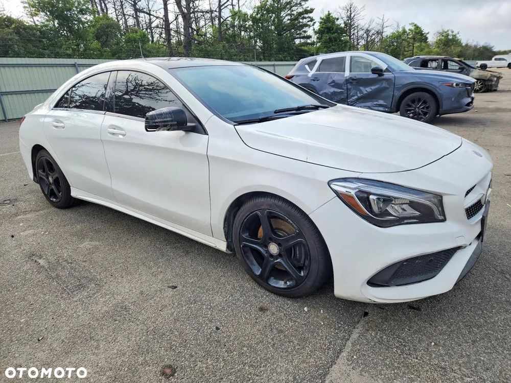 Mercedes-Benz CLA 250 4Matic 7G-DCT AMG Line - 2
