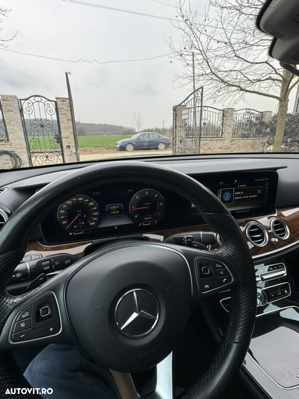 Mercedes-Benz E 220 d T 9G-TRONIC Exclusive - 23
