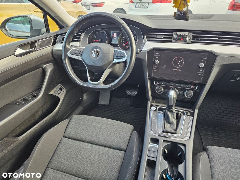Volkswagen Passat - 17