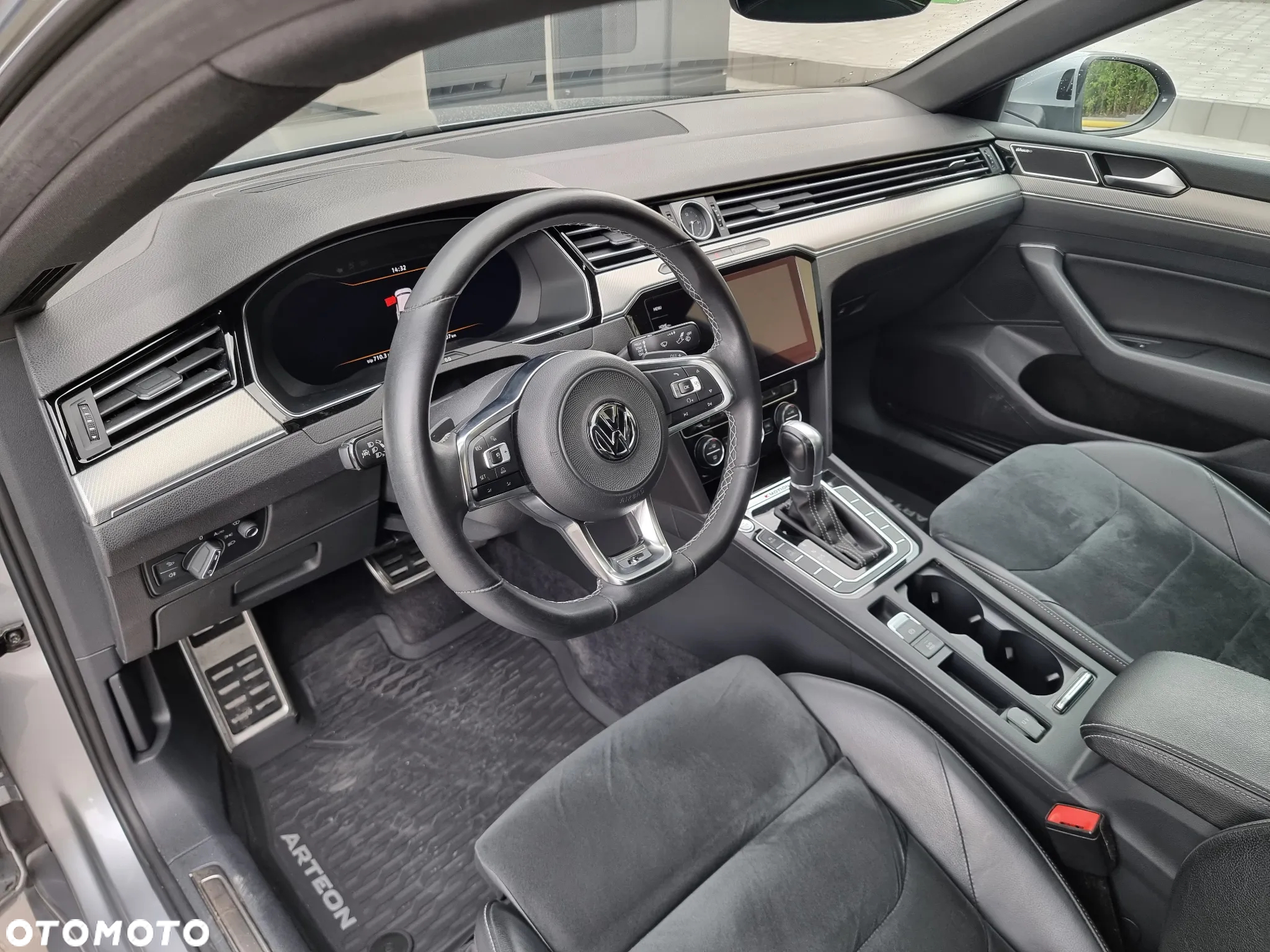 Volkswagen Arteon 2.0 TSI 4Motion R-Line DSG - 12