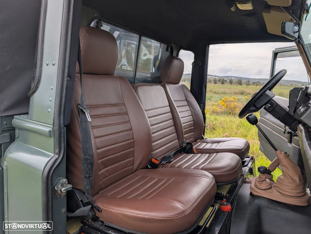 Land Rover Defender - 10