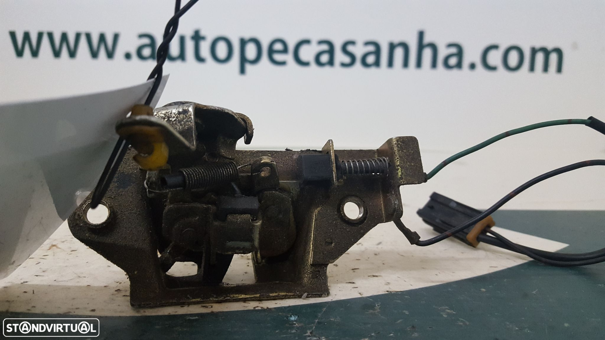 Fecho Da Mala Nissan Micra - 2
