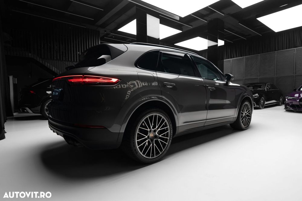Porsche Cayenne Standard - 10