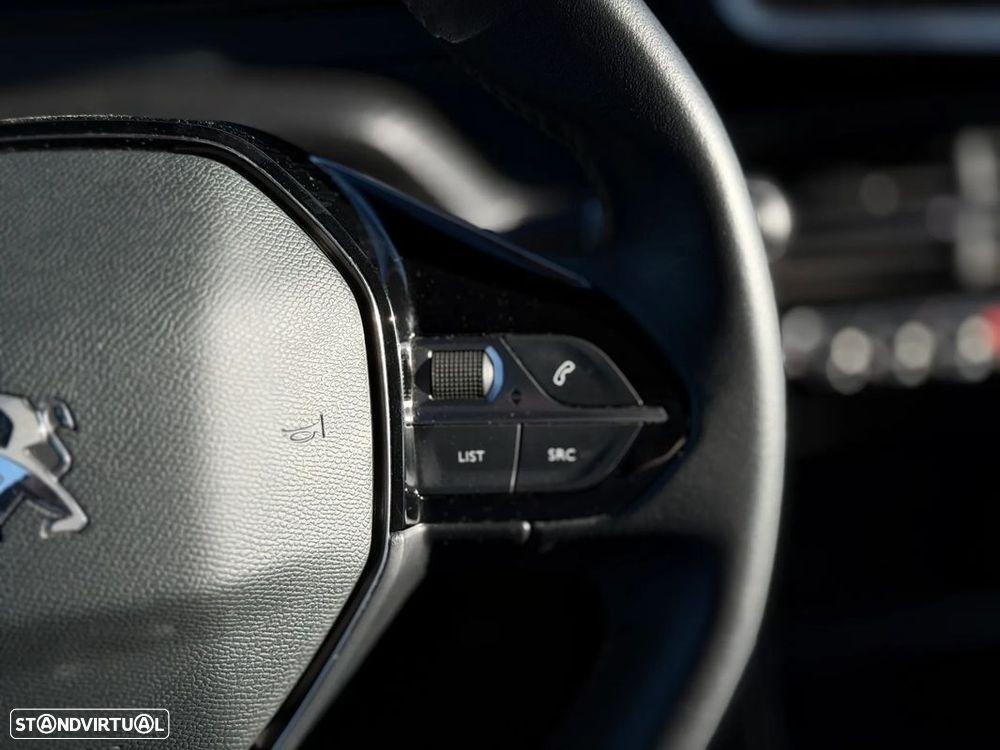 Peugeot 2008 - 12