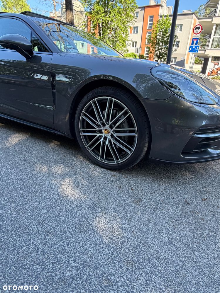 Porsche Panamera 4 - 14