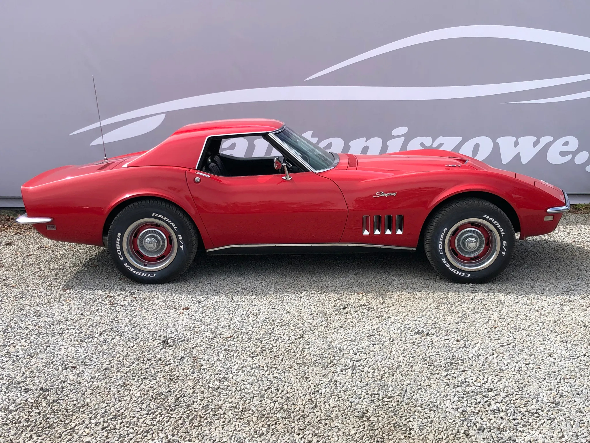 Chevrolet Corvette - 25