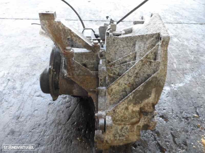 CAIXA VELOCIDADES FORD FOCUS II 2004 - 3
