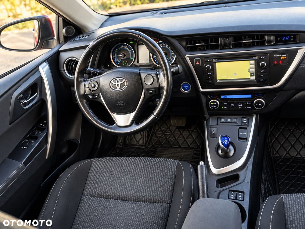 Toyota Auris 1.8 HSD Luna - 6
