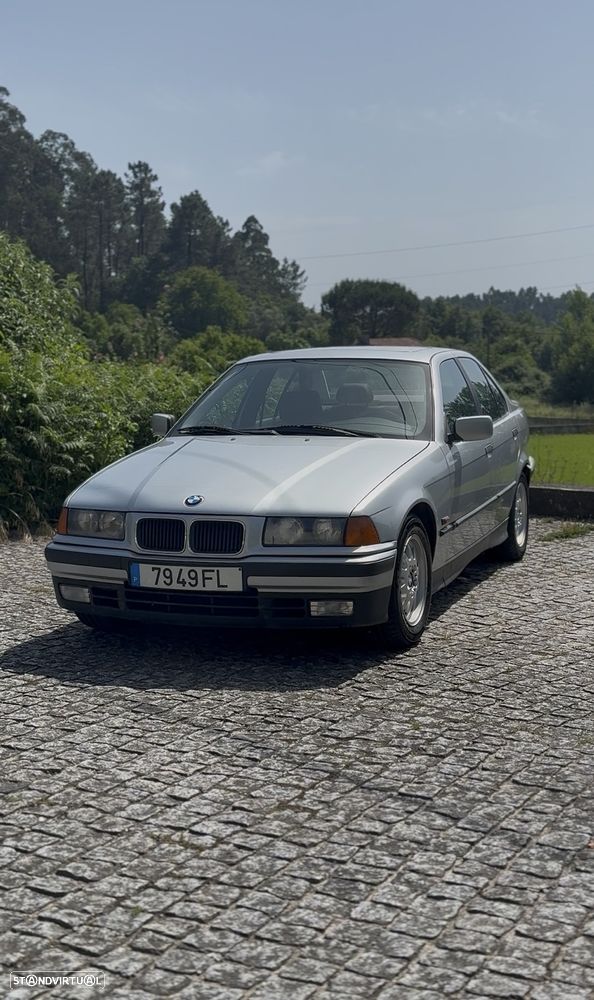 BMW 318 iS - 1