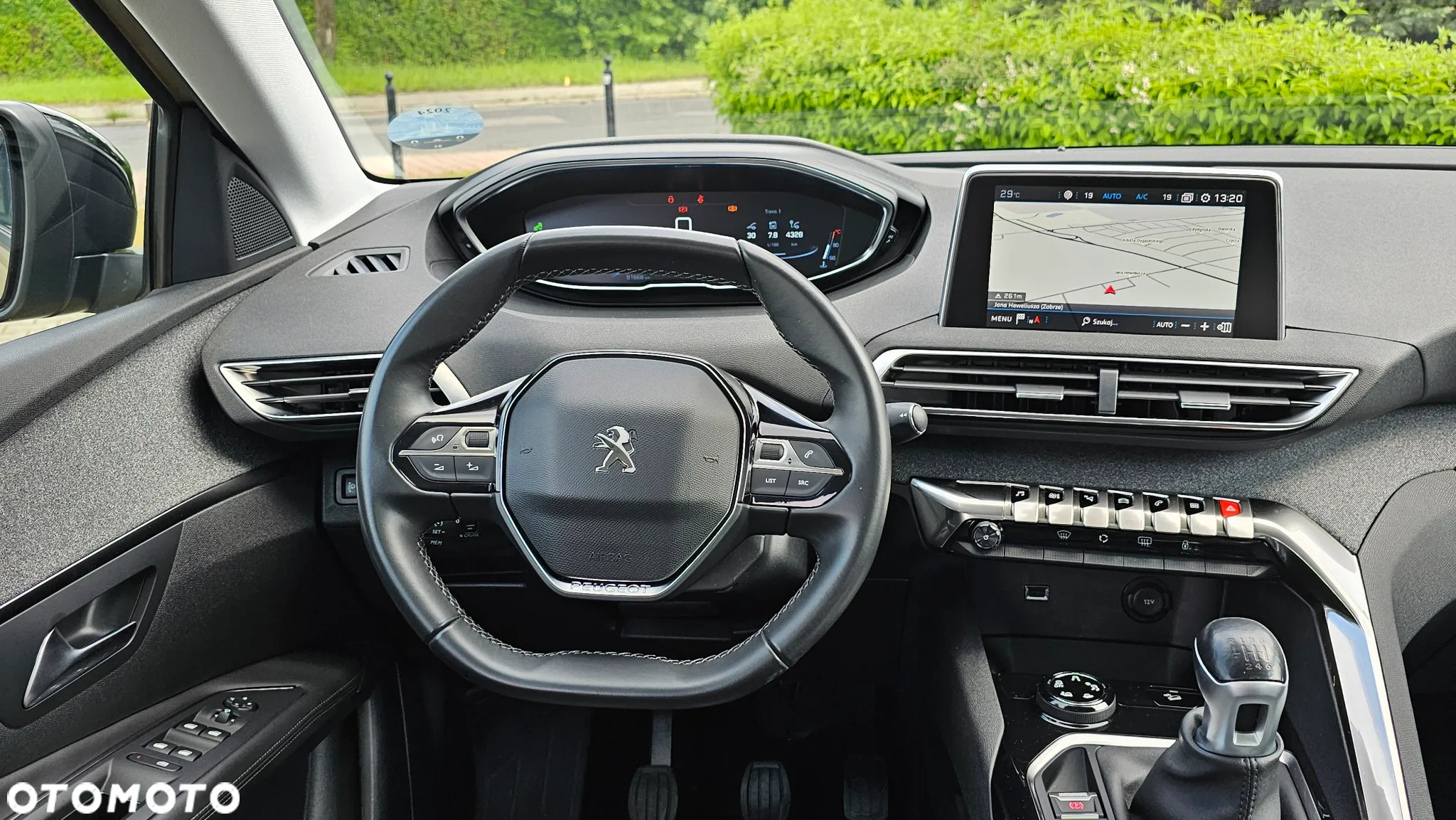Peugeot 3008 1.2 PureTech Allure S&S - 22