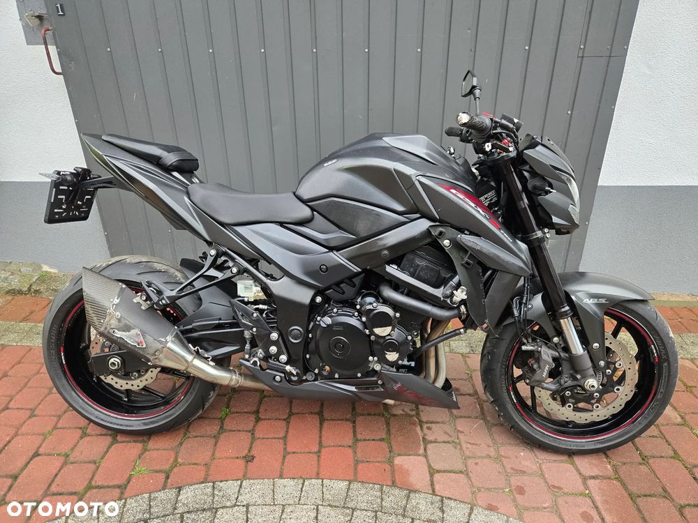 Suzuki GSX - 10