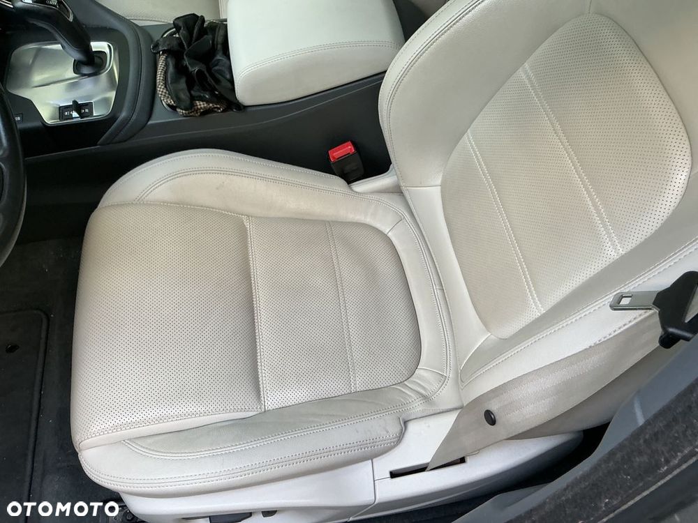 Jaguar E-Pace D150 AWD HSE - 13
