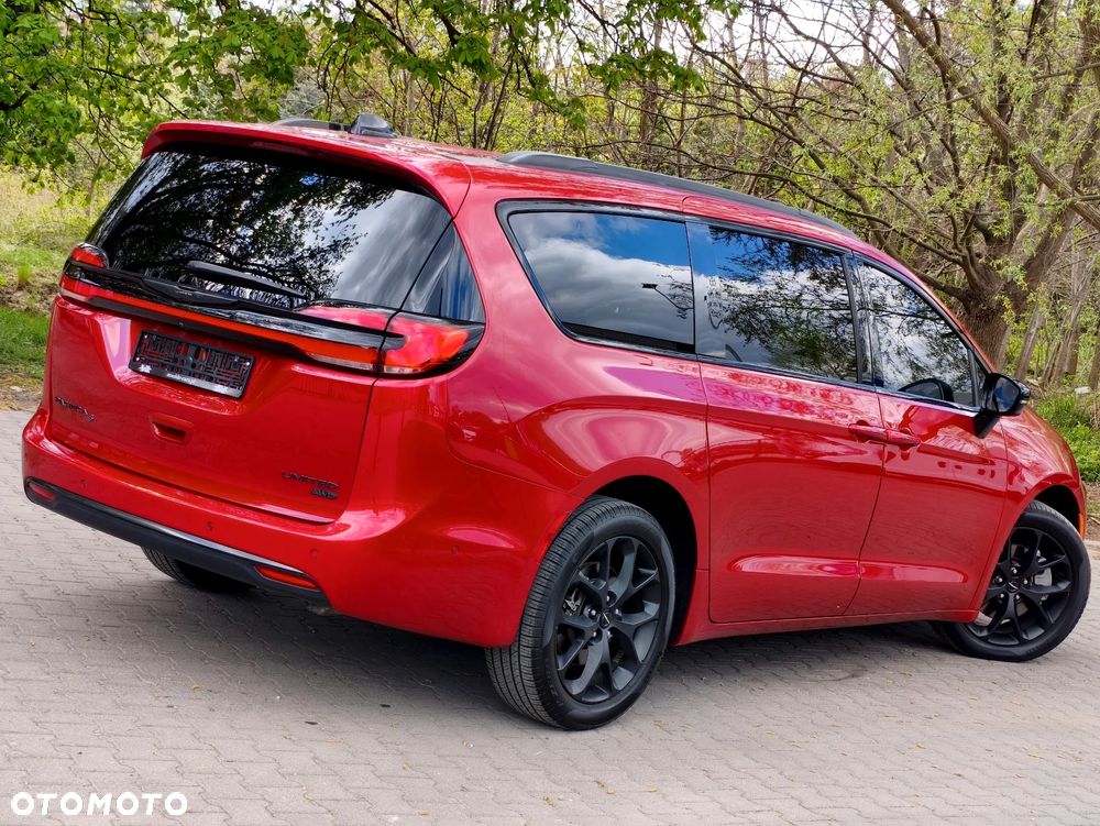 Chrysler Pacifica - 32