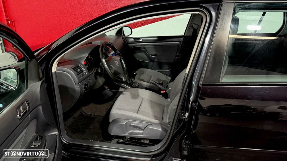 VW Golf 1.4i Confortline JE+AC - 32