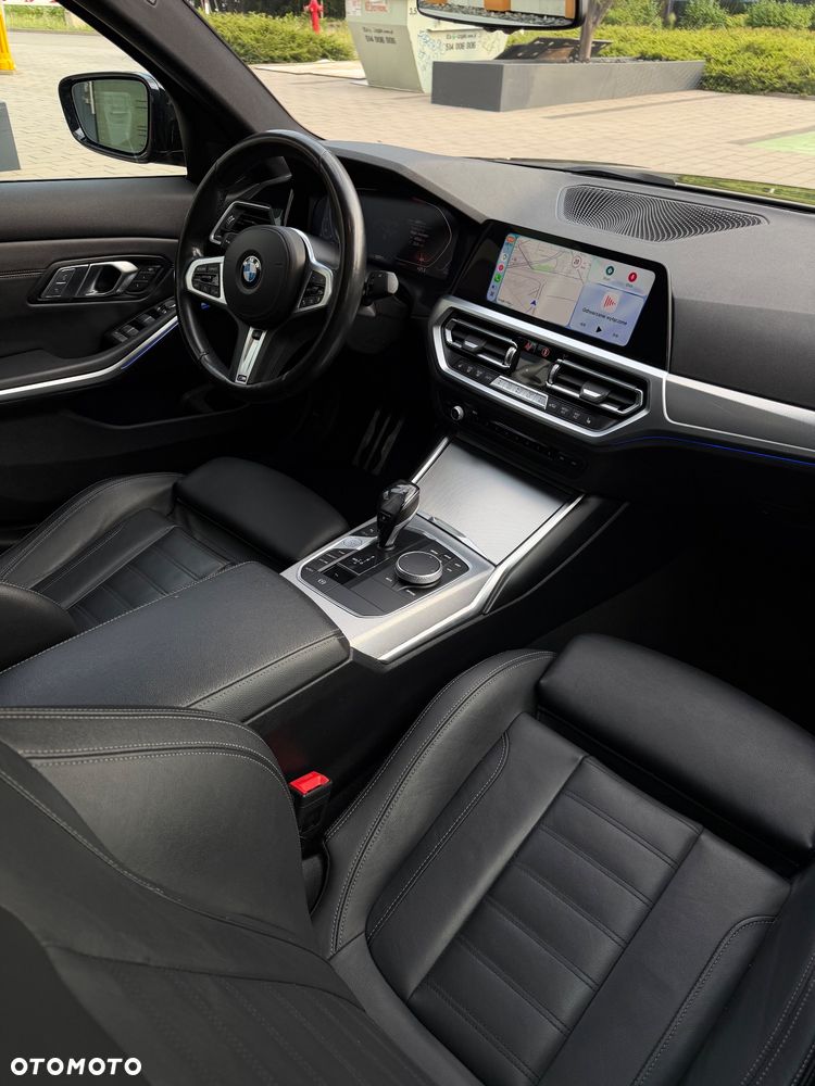 BMW Seria 3 330i xDrive M Sport - 4