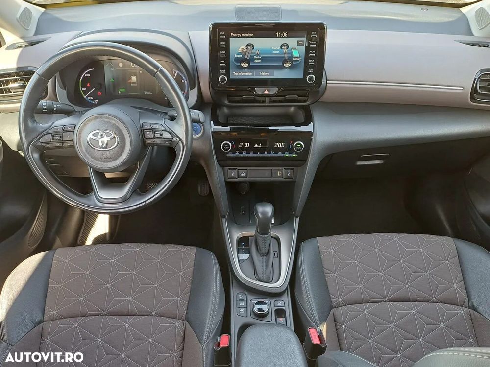 Toyota Yaris Cross 1.5 VVT-i HSD 4x4 Exclusive Elegant - 11