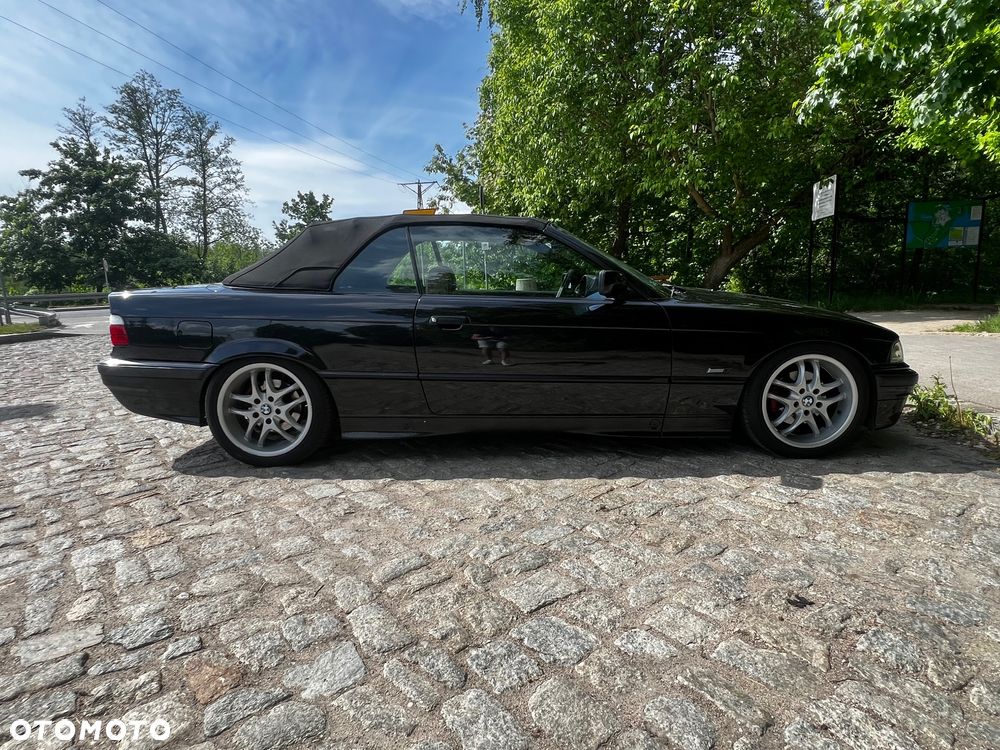 BMW Seria 3 325i - 8