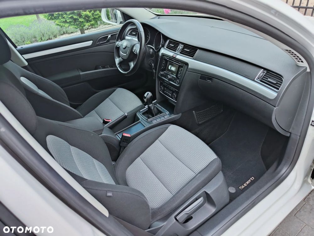 Skoda Superb 2.0 TDI Green tec Ambition - 9