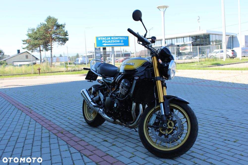Kawasaki Z 900 RS - 3