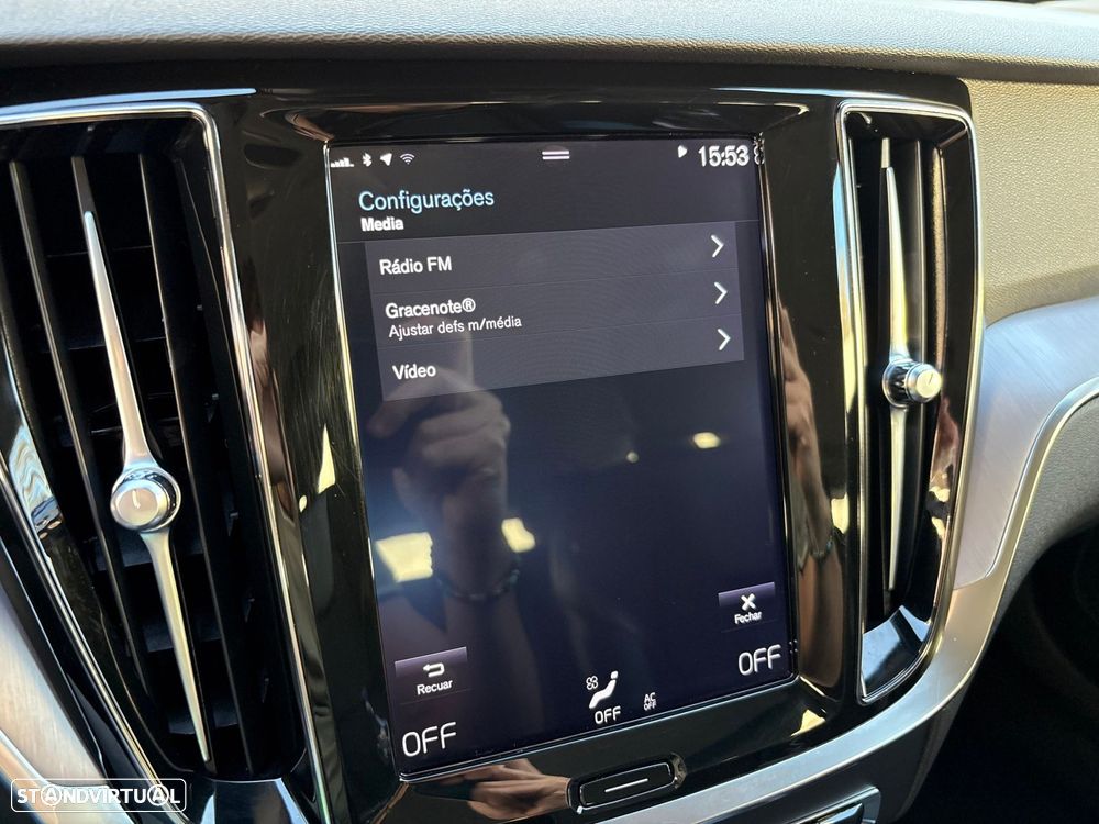 Volvo V60 2.0 D3 Momentum Plus - 31