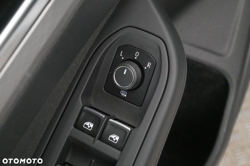 Volkswagen Golf - 23