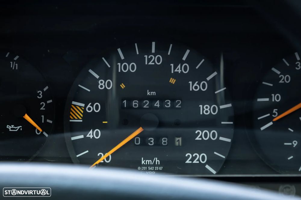 Mercedes-Benz W201 (1982-1993) 190 E 1.8 - 20