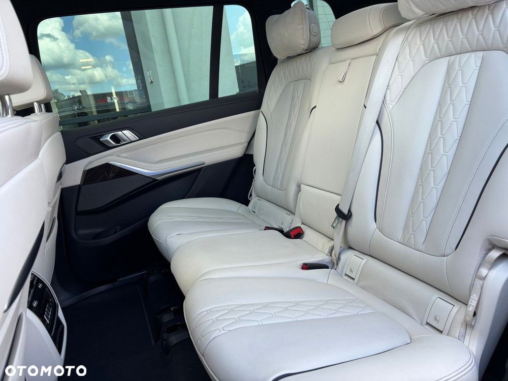 BMW X7 xDrive40d mHEV sport - 24