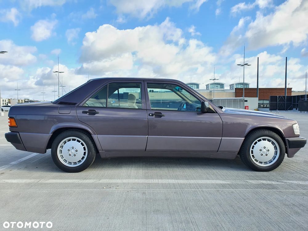Mercedes-Benz W201 (190) - 2