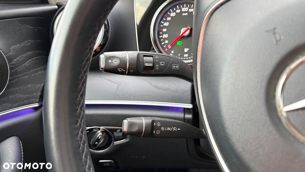 Mercedes-Benz Klasa E 200 4-Matic 9G-TRONIC - 25