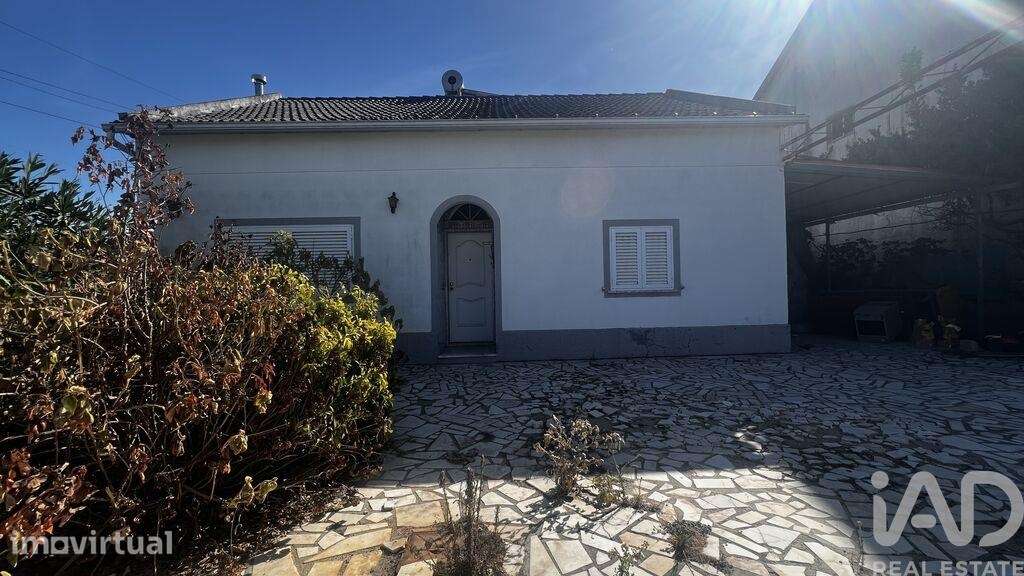 Moradia isolada T3 em Fernão Ferro de 116 m2