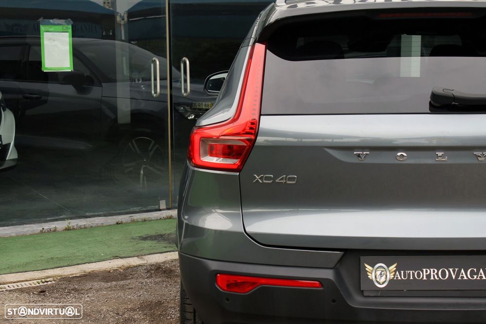 Volvo XC 40 1.5 T3 R-Design Tech Edition - 31