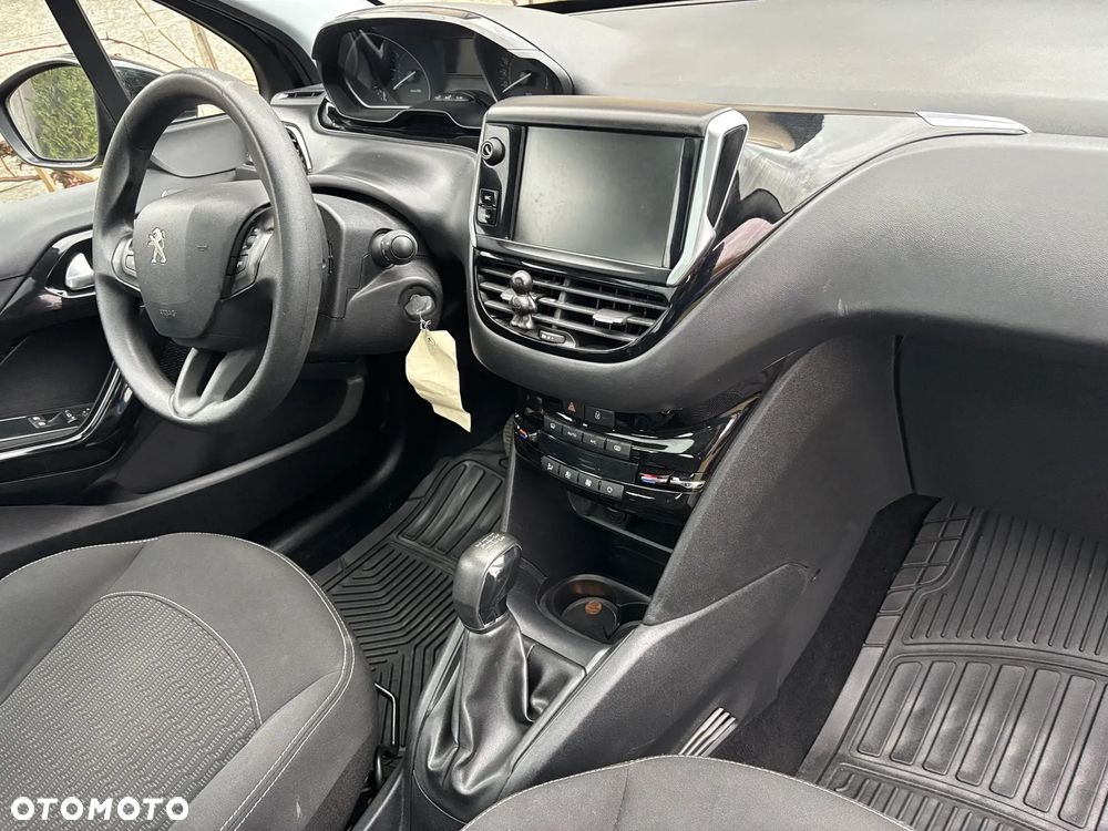 Peugeot 208 1.2 PureTech Allure - 8