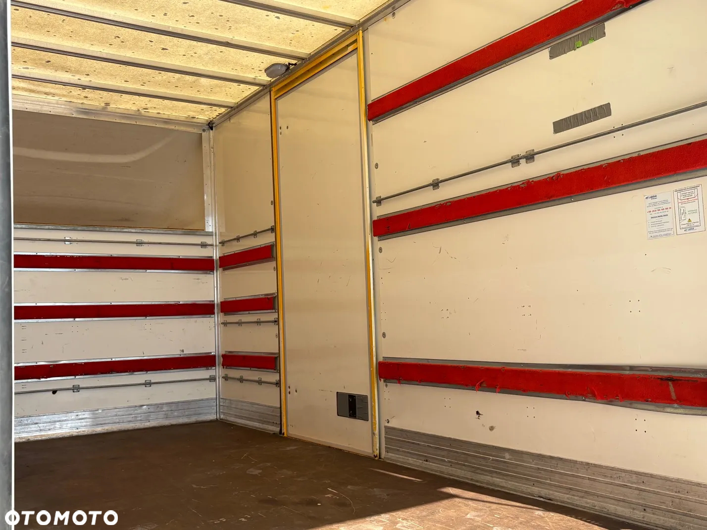 Iveco Daily 35C15 3.0 HPI Kontener 8 palet + winda 750kg + drzwi boczne **KLIMA**Kamera**Serwis**Sprowadzony**Bez AdBlue** - 8