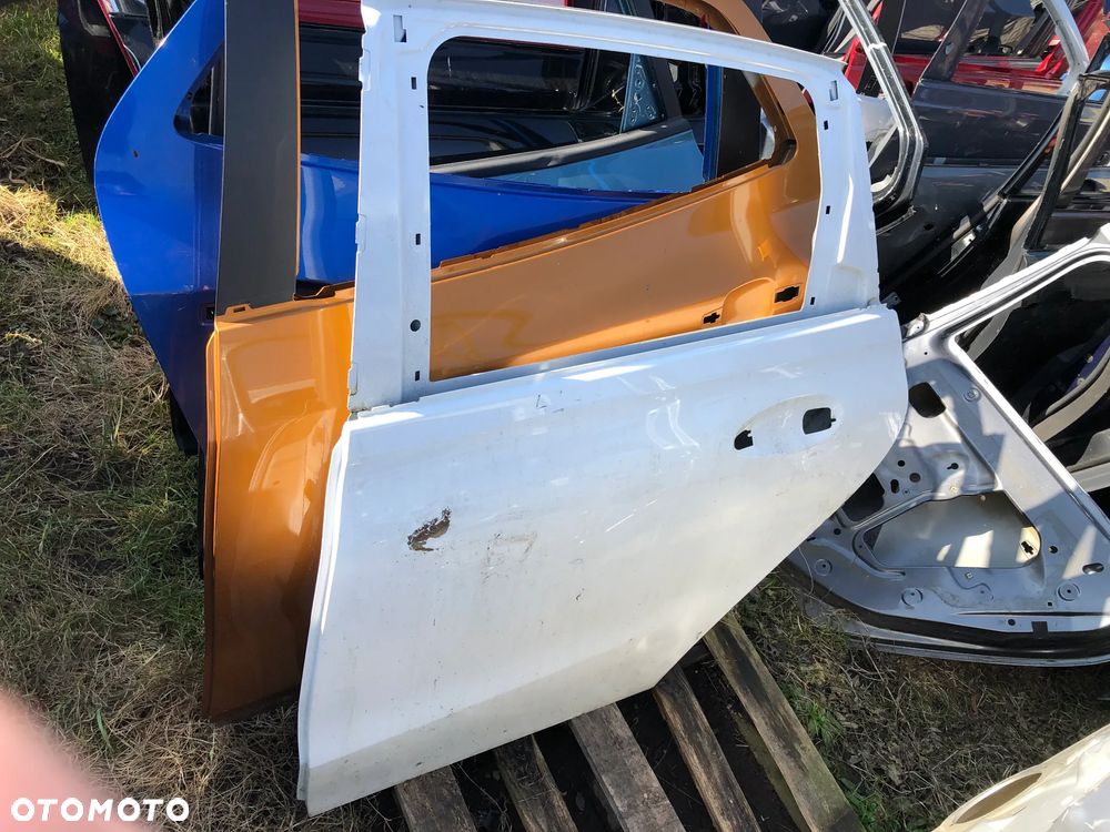 Mercedes B-Klasa 247 W247 Drzwi lewe Tył Tylne A2477321300 - 1