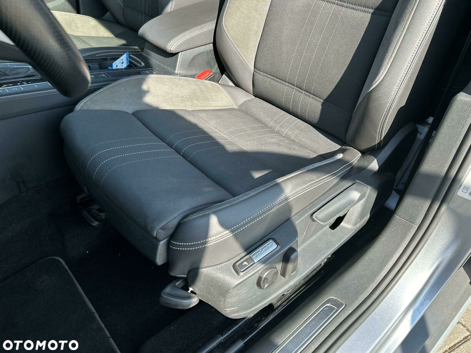 Volkswagen Passat - 11